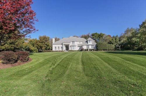 6508 Oakwood Manor Dr, Bull Valley, IL 60012-1195