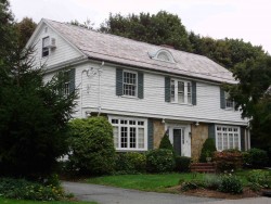 27 Evelyn Rd, Newton, MA 02468-1212