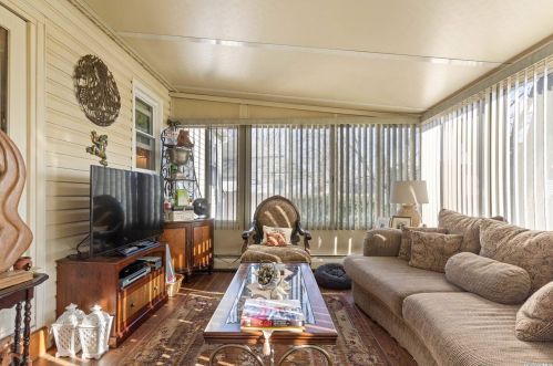 350 Clayton St, Central Islip NY 11722-3004 exterior