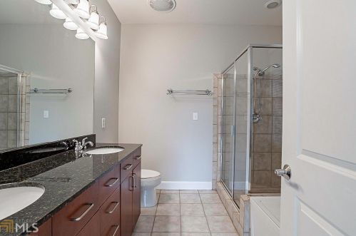 706 Cosmopolitan Dr, Atlanta GA 30324-3615 exterior