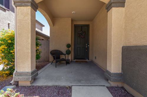 215 Roadrunner Dr, Chandler, AZ 85286-3927