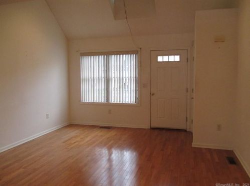 130 State St, North Haven, CT 06473-2246