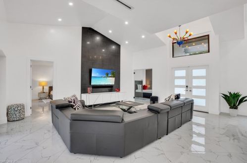 1919 Countess Ct, Naples FL 34110-1005 exterior