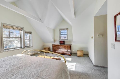 1133 Schubert Ave, Chicago IL 60614-1507 exterior