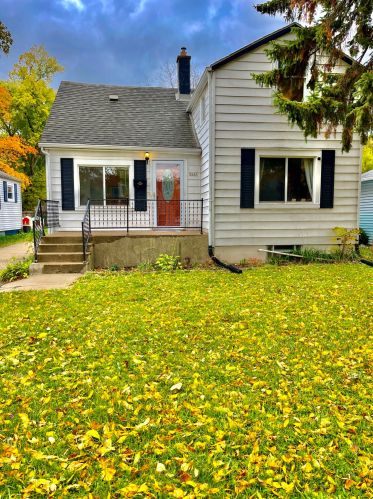 5045 56th St, Milwaukee, WI 53218-4213