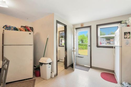 23 Horace St, Manchester CT 06040-6423 exterior