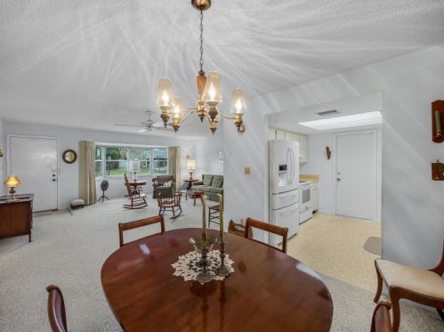 481 Curtis St, Fort Pierce FL 34983-1933 exterior