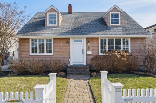 841 Main Ave, Point Pleasant Beach NJ  08742-5355 exterior