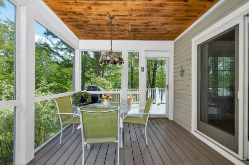 31 Sunset Ave, Concord NH 03301-2730 exterior