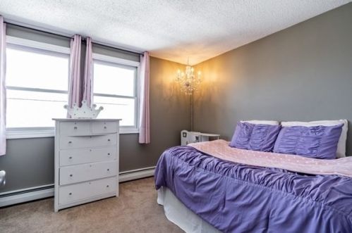 18 Hingston St, Peabody MA 01960-5825 exterior