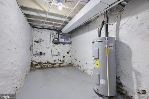 564 Plum St, Lancaster PA 17602-2349 exterior