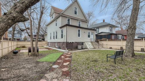 209 19 Ave, Broadview IL 60153-1727 exterior