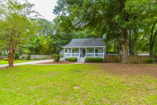 916 Darwin St, Charleston, SC 29412-4245