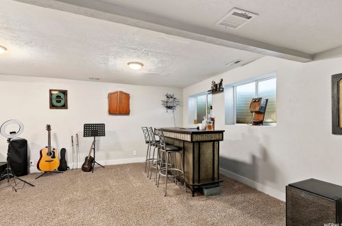 2474 Crk Rd, Sandy UT 84093-6442 exterior