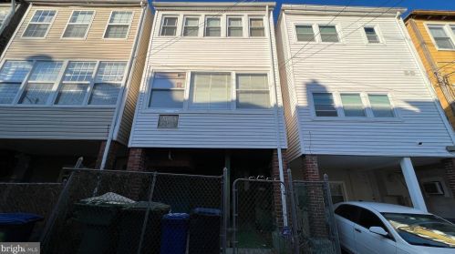 225 Cromwell Ter, Washington DC 20002-1029 exterior