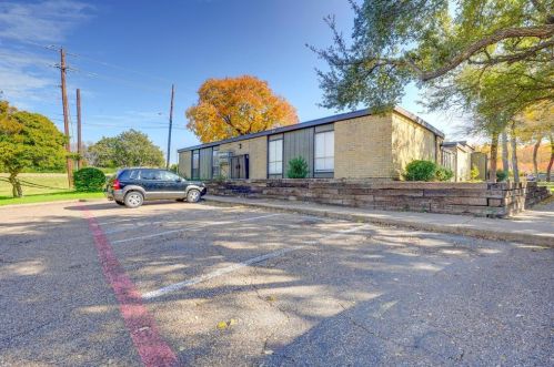 4601 Country Creek Dr, Dallas TX  75236-1207 exterior