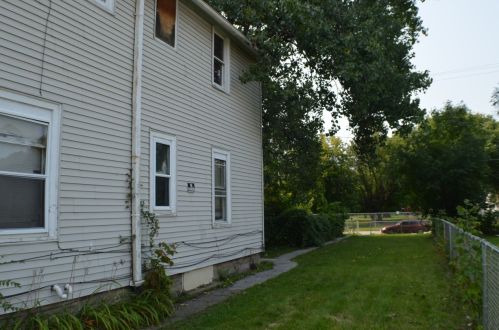 2475 Fond Du Lac Ave, Milwaukee, WI 53206-1016