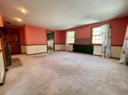 254 Jobs Hl Rd, Ellington CT 06029-2209 exterior