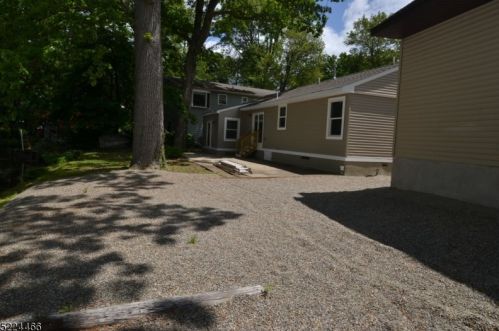 132 Shawnee Trl, Wharton NJ  07885-2934 exterior