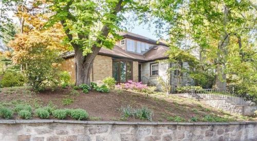 125 Tappan St, Brookline, MA 02445-5817