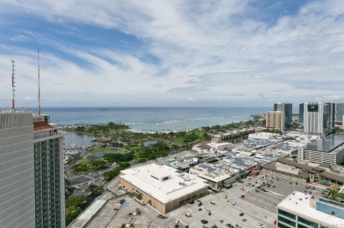 1631 Kapiolani Blvd, Honolulu HI  96814-4718 exterior