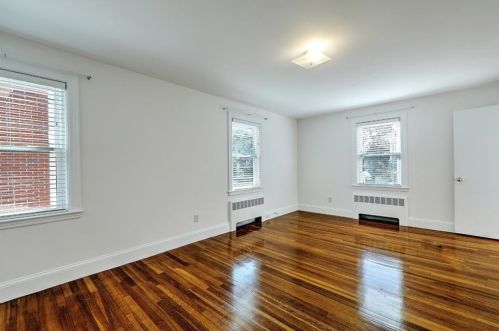 136 9th St, Providence RI 02906-2931 exterior