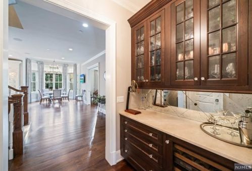 32 Ackerman Rd, Upper Saddle River NJ 07458 exterior