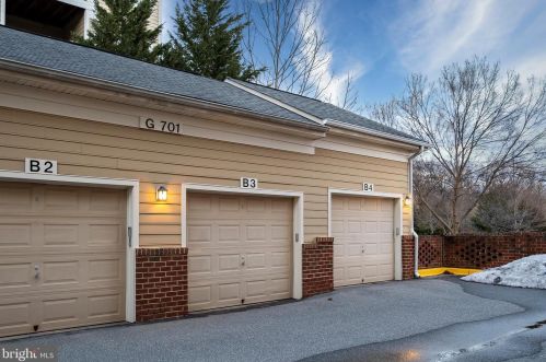 701 Fallsgrove Dr, Rockville MD 20850-8703 exterior