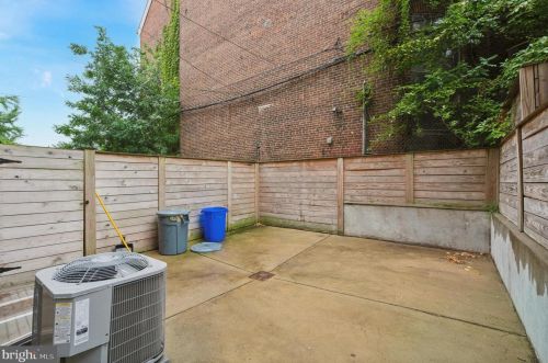 970 Marshall St, Philadelphia PA 19123-1307 exterior