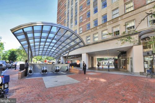 1725 17th St, Washington DC  20020-4781 exterior