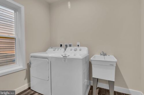 5821 Field Pl, Washington DC exterior