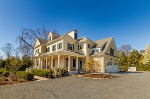 383 Gibbs Ave, Middletown, RI 02840-3329