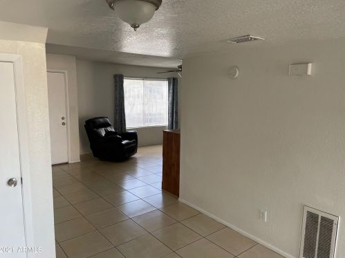 8224 33rd Ave, Phoenix AZ 85017-2303 exterior