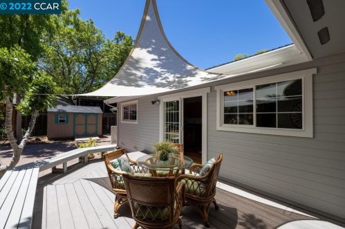 1126 Crowe Pl, Concord CA 94518-1712 exterior