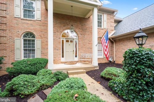 4427 Brookside Dr, Alexandria, VA 22312-1404