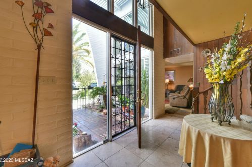 720 Roller Coaster Rd, Tucson AZ 85704-2628 exterior