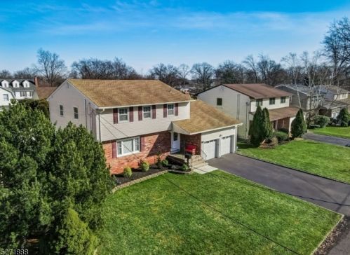 114 John St, Clark, NJ 07066-1804