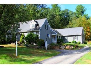 44 Rolling Hill Rd, Hampstead, NH 03841-2383