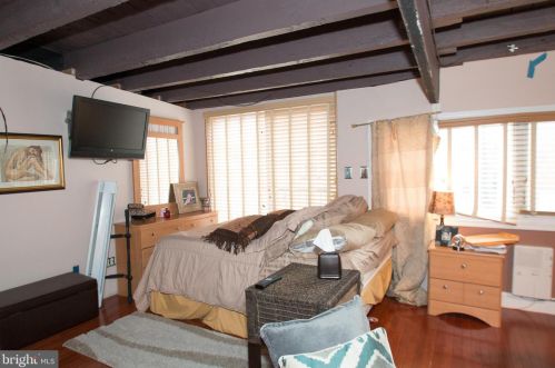 1302 Alder St, Philadelphia PA 19148-4908 exterior