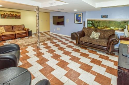 992 Milton Blvd, Rahway NJ 07065-1721 exterior