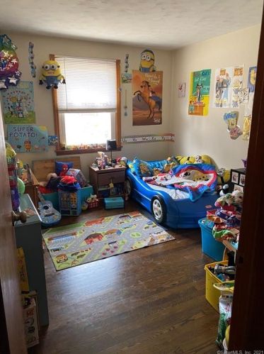 43 Raffia Rd, Enfield CT 06082-5159 exterior