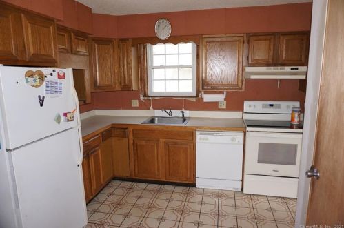 62 Broadleaf Ln, Enfield CT exterior