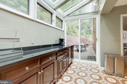 3309 Old Dominion Blvd, Alexandria VA 22305-1319 exterior