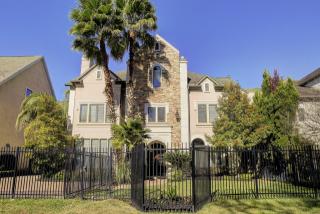 37 Hackberry Ln, Houston TX  77027-5603 exterior