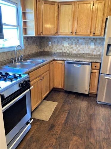 230 Camfield St, Pittsburgh PA 15210-3218 exterior