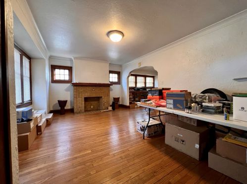 3135 44th St, Milwaukee, WI 53219-4808