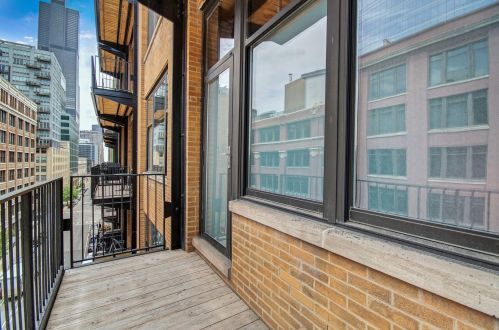 625 Jackson Blvd, Chicago IL  60661-5606 exterior