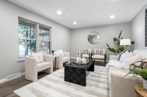 1049 Fernpark Dr, Saint Louis MO 63141-6132 exterior