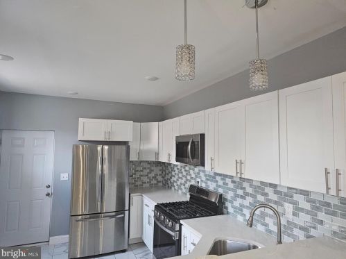 1329 26 St, Philadelphia PA 19146-4402 exterior