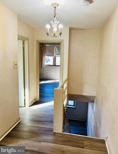 8125 Farnsworth St, Philadelphia PA 19152-3008 exterior